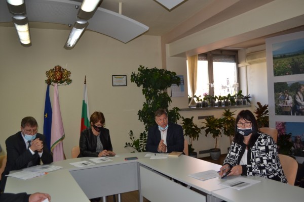 Темите на днешния кметски полуден: Спазване на противоепидемичните мерки