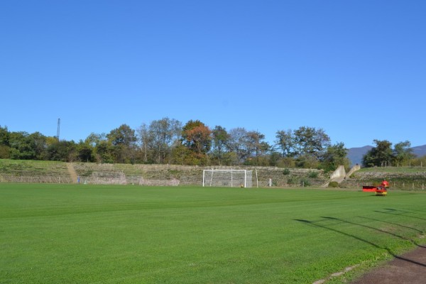 Нова оградна мрежа на стадион „Севтополис“