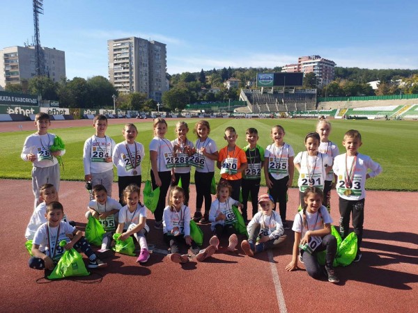 Казанлъшките малки лекоатлети са сред победителите в „Старозагорски олимпийски надежди“