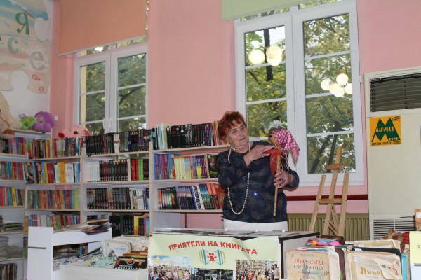 Залите на библиотеката вече с имена на казанлъшки будители