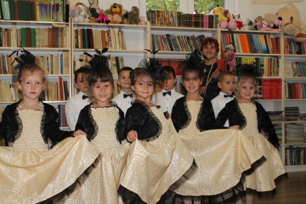 Залите на библиотеката вече с имена на казанлъшки будители