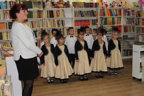 Залите на библиотеката вече с имена на казанлъшки будители