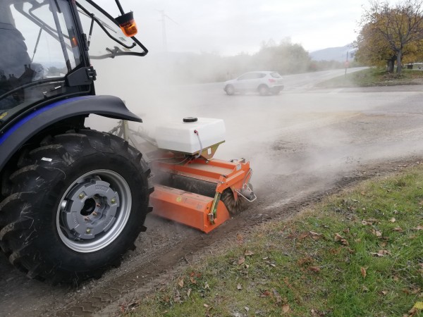 Почистиха възлово кръстовище край Крън