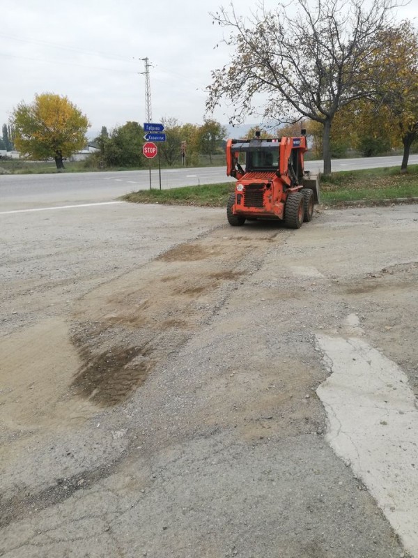 Почистиха възлово кръстовище край Крън