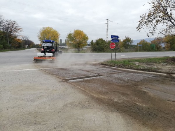 Почистиха възлово кръстовище край Крън