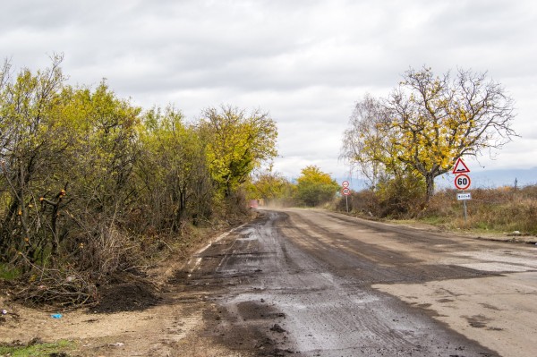 Започна ремонтът на пътя Горно Сахране - Павел баня 