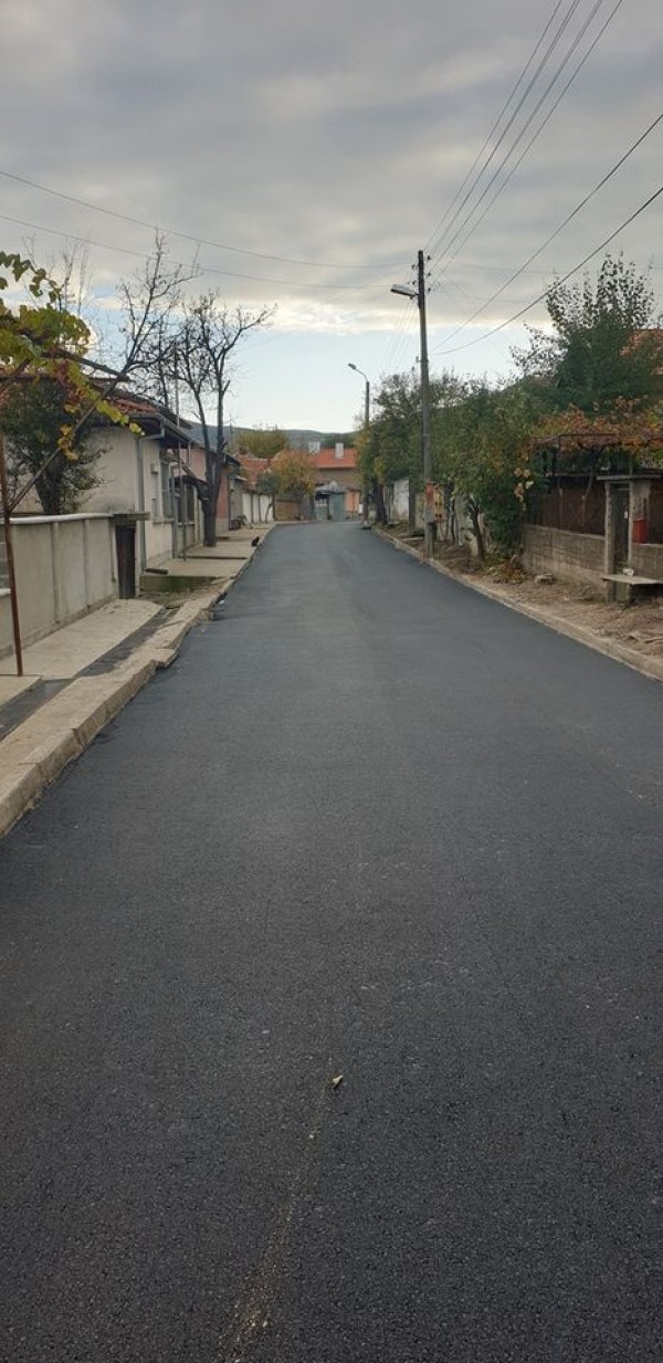 Нова водопроводна система и нова асфалтова настилка на улица в Розово