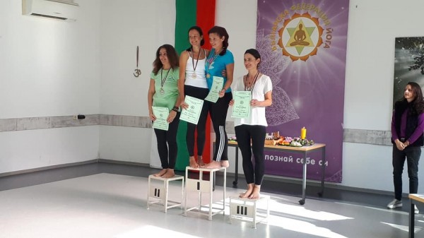 Казанлъчанки с медали от държавното първенство по йога