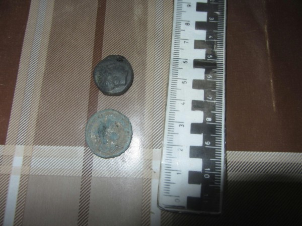 Криминалисти откриха средновековни предмети в домовете на трима иманяри