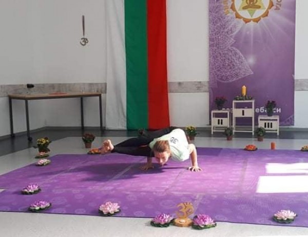 Казанлъчанки с медали от държавното първенство по йога