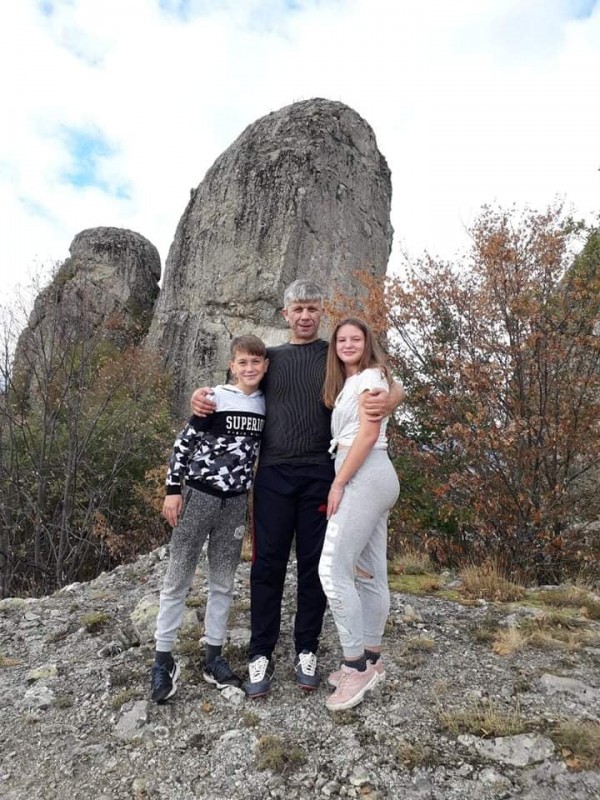 102 снимки събра онлайн конкурса “Аз и татко“