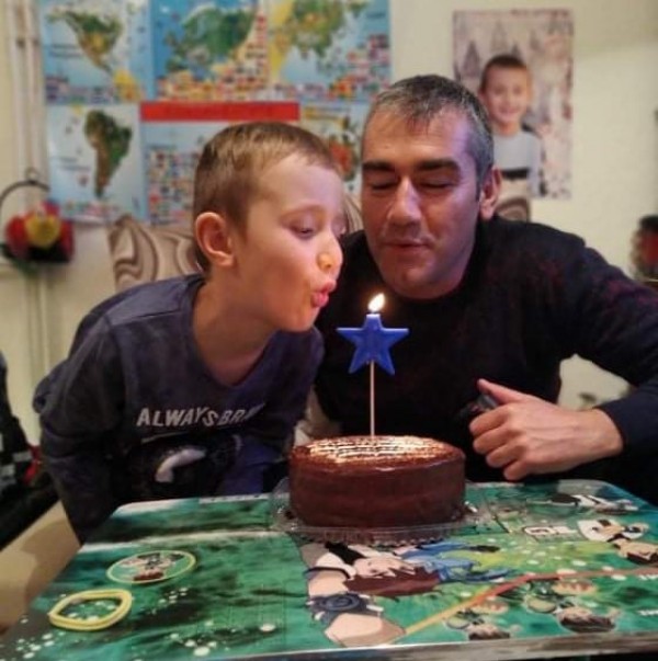 102 снимки събра онлайн конкурса “Аз и татко“