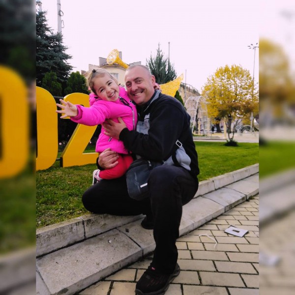 102 снимки събра онлайн конкурса “Аз и татко“