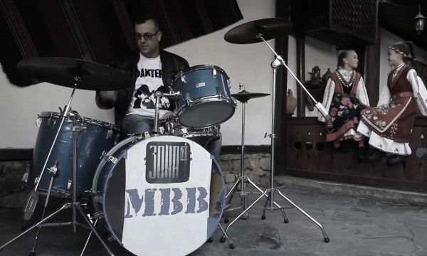 ЗОНА 20 с първо видео. Клипът към песента Пеньо Черньоолу вече е факт