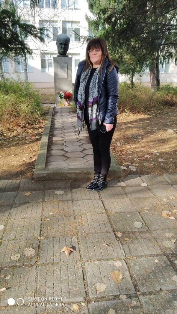 Гимназия “Акад. Петко Стайнов“ чества днес своя патронен празник