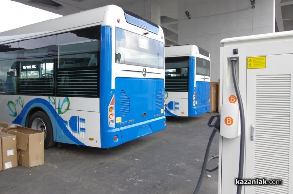 Бъдещите шофьори на новите електробуси започнаха своето обучение