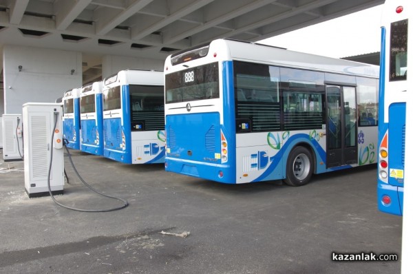 Бъдещите шофьори на новите електробуси започнаха своето обучение