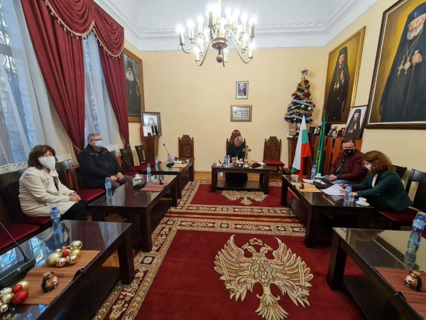 Подписаха договорът за ремонта на камбанарията в Шипченския манастир