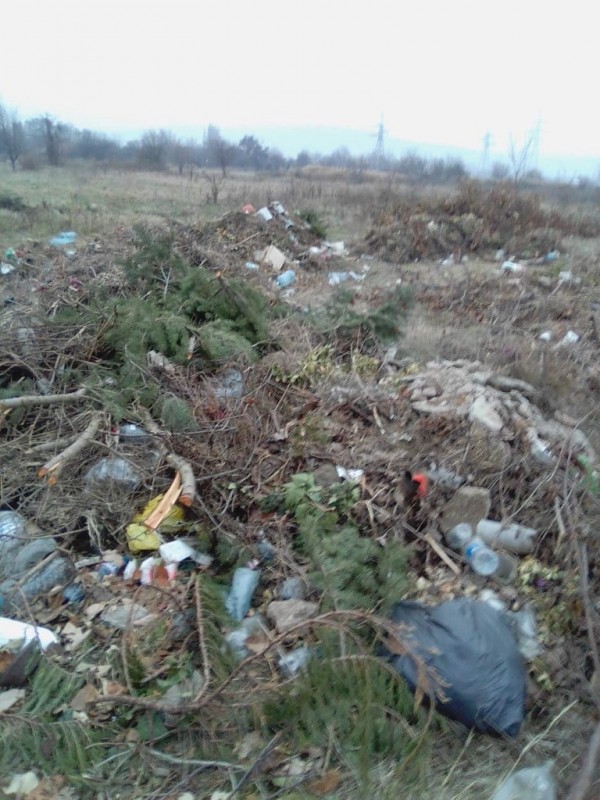 Зачестяват опитите за превръщане на Гробищния парк в нерегламентирано сметище