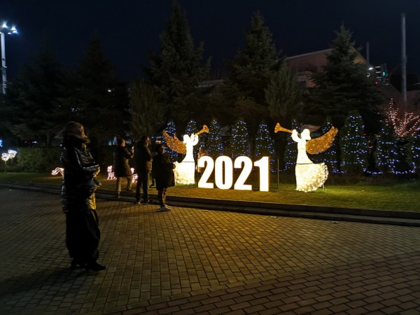 Засияха коледните светлини в Казанлък