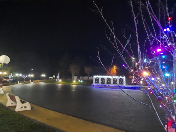 Град Шипка засия в Коледна премяна