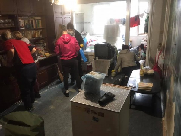 Добрината, която преобрази дома на самотна майка с 3 деца