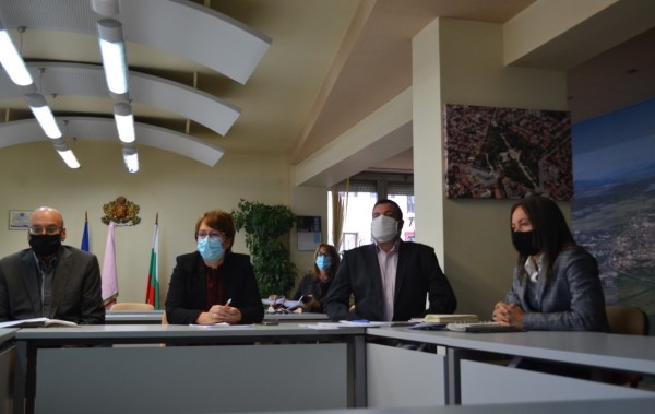 Кметът на Казанлък участва в онлайн среща по градски дневен ред на ЕС