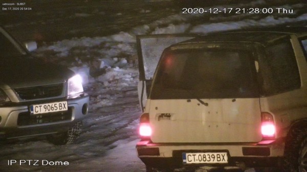 Служители на ветропарка към дрифтъри и офроудъри: Какво е удоволствието да се подиграеш с труда на другите?/ Видео