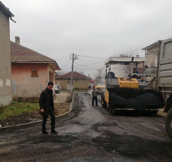 Ул. “Кирил и Методий“ в Крън с нов асфалт