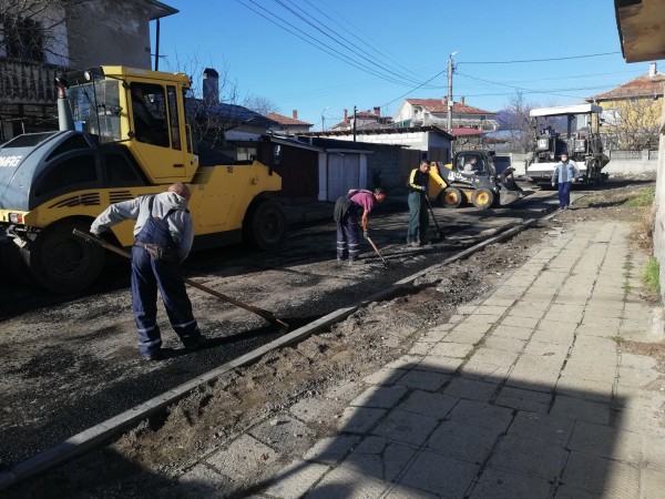 Ул. “Кирил и Методий“ в Крън с нов асфалт