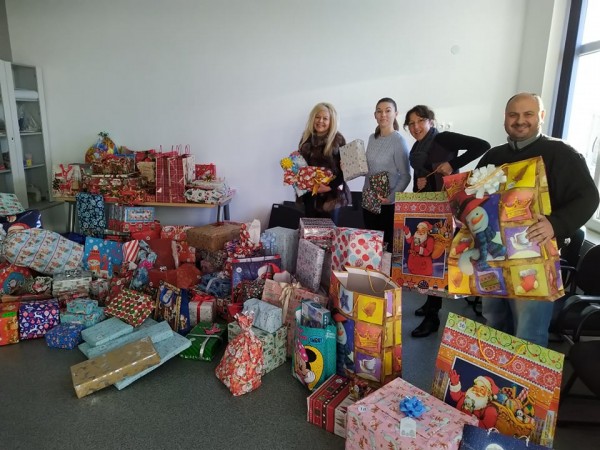 180 подаръка събра “Акция Дядо Коледа“