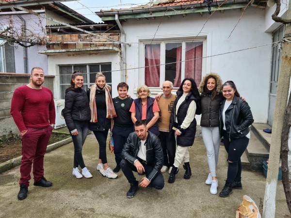 За Коледа, “Помогни в нужда“ зарадва над 60 семейства и самотно живеещи