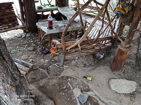 Служителите на Екоконтрол почистиха къщичката край яз.Копринка