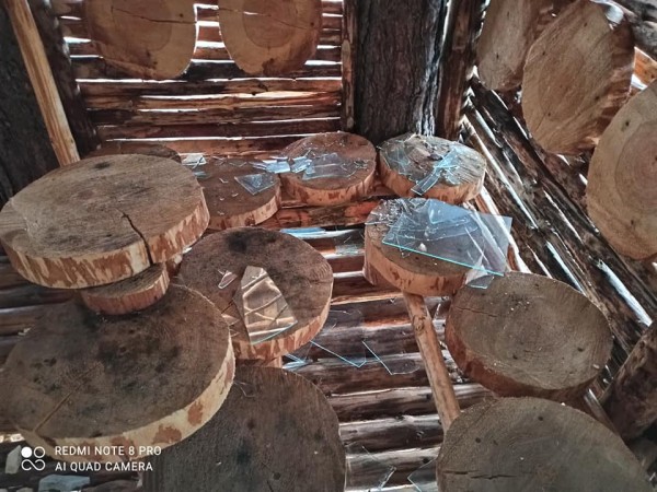 Служителите на Екоконтрол почистиха къщичката край яз.Копринка