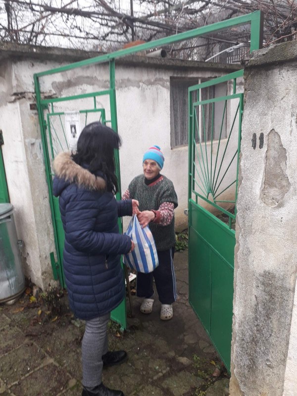 Кметство Шипка отново подкрепи самотноживеещи възрастни хора за Коледа