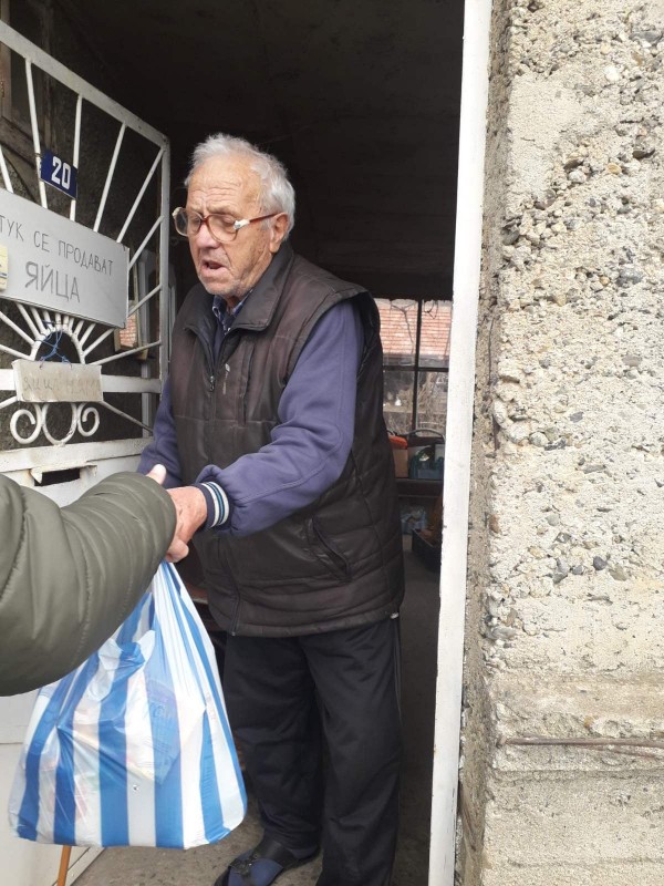 Кметство Шипка отново подкрепи самотноживеещи възрастни хора за Коледа