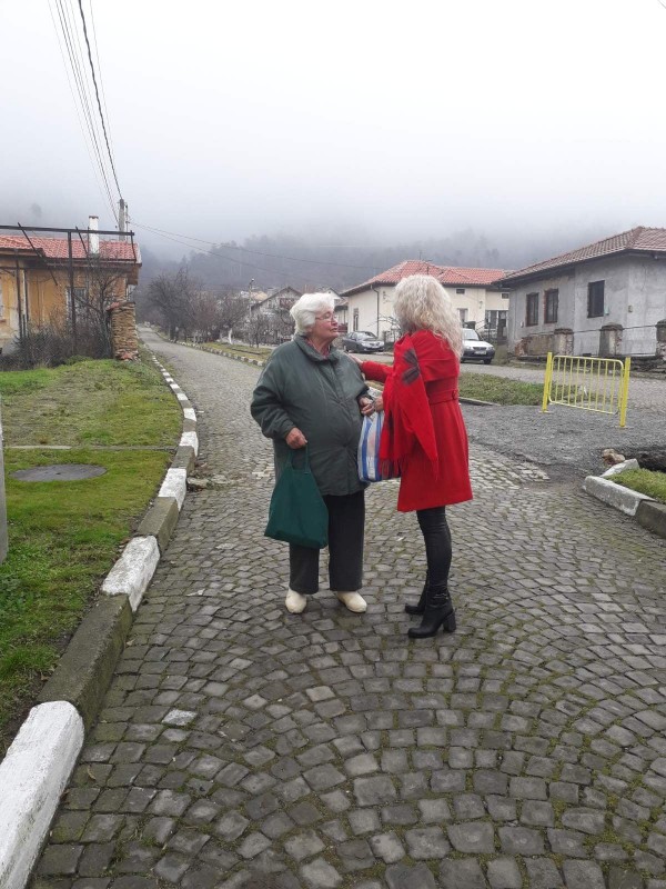 Кметство Шипка отново подкрепи самотноживеещи възрастни хора за Коледа