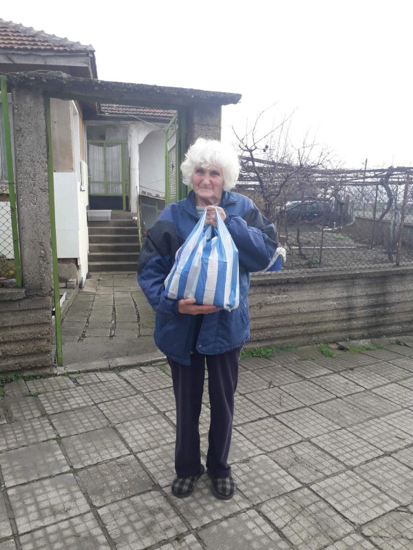 Кметство Шипка отново подкрепи самотноживеещи възрастни хора за Коледа