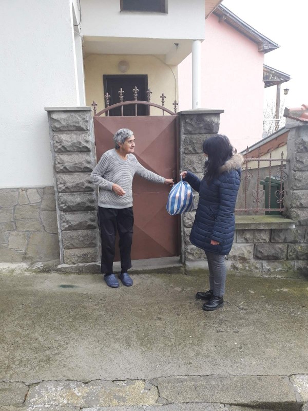 Кметство Шипка отново подкрепи самотноживеещи възрастни хора за Коледа