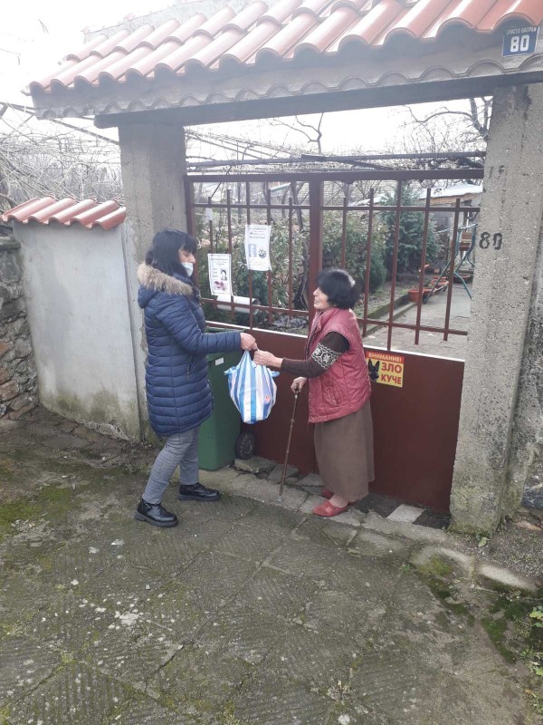 Кметство Шипка отново подкрепи самотноживеещи възрастни хора за Коледа