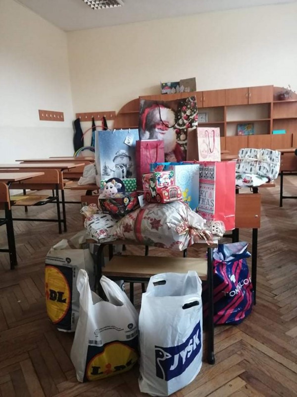 Ученици, родители и учители зарадваха третокласник от ОУ “Кулата“