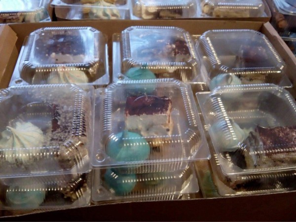 Кметство Енина подари богата вечеря на 45 жители