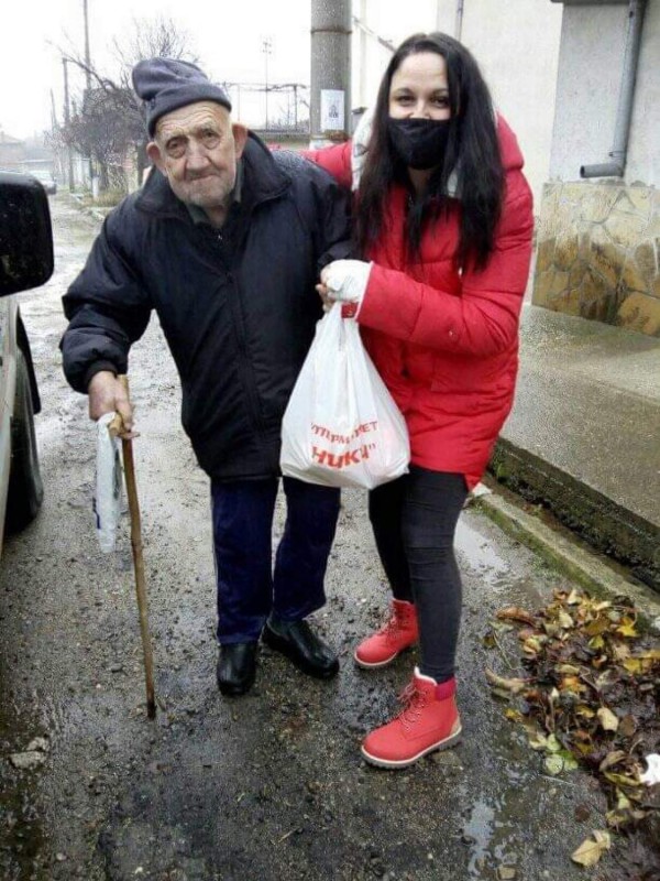 Кметство Енина подари богата вечеря на 45 жители