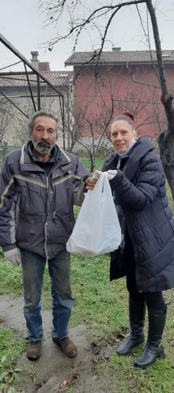 Кметство Енина подари богата вечеря на 45 жители