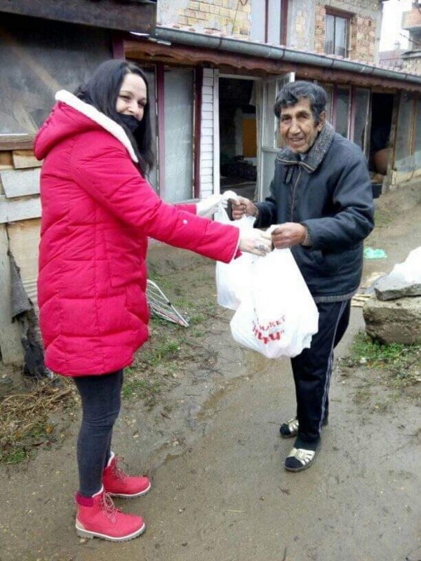 Кметство Енина подари богата вечеря на 45 жители