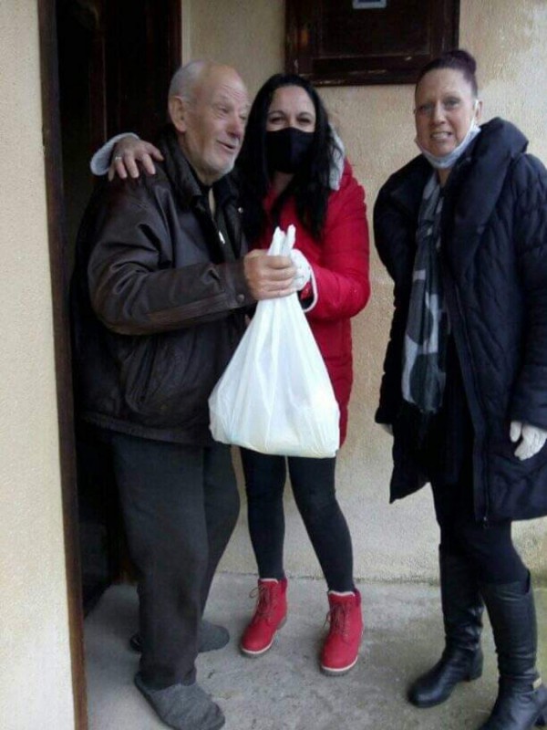 Кметство Енина подари богата вечеря на 45 жители