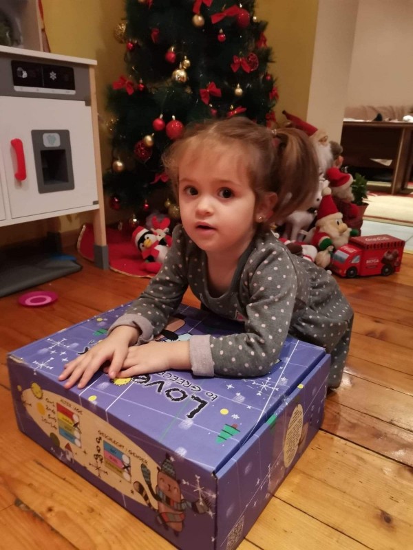 660 пакета с коледни подаръци от Германия изненадаха децата на Шипка