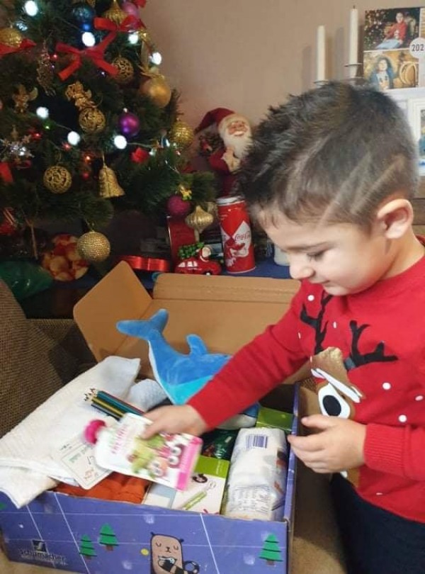 660 пакета с коледни подаръци от Германия изненадаха децата на Шипка