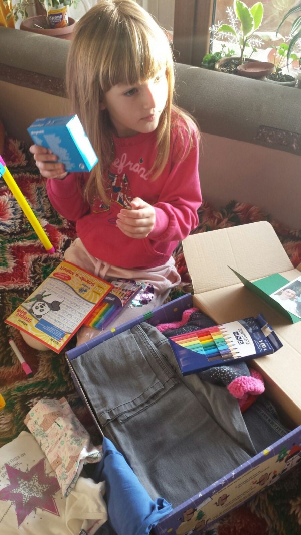 660 пакета с коледни подаръци от Германия изненадаха децата на Шипка