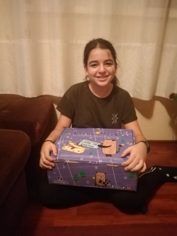 660 пакета с коледни подаръци от Германия изненадаха децата на Шипка